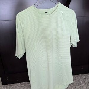 lululemon athletica Short Sleeve Tee Light Green XL